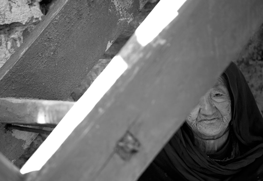 03_old.woman.turtuk.ladakh.india.portrait.blackandwhite.jpg